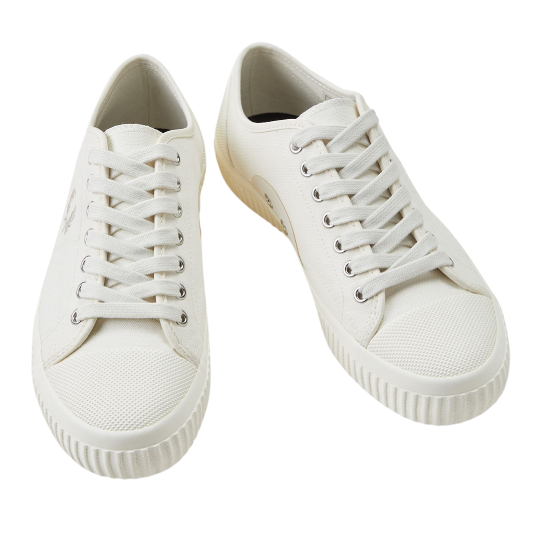 Fred Perry Hughes Low Sneaker in Ecru